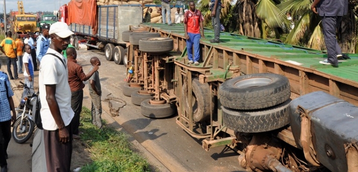 Yamoussoukro : un camion remorque fonce dans la foule: un mort et deux blessés
